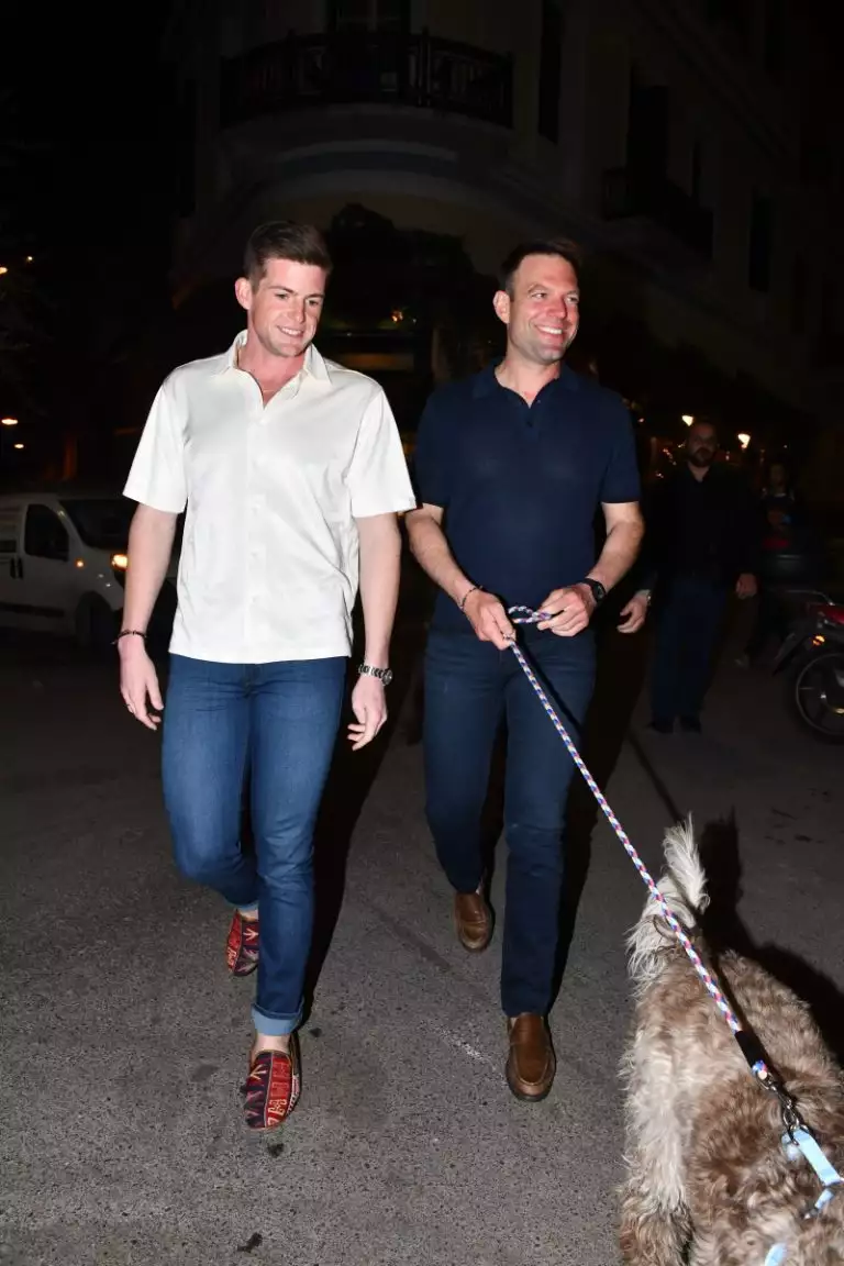 Στέφανος Κασσελάκης: Γιόρτασε σε γνωστή ψαροταβέρνα στου Ψυρρή τα 36α γενέθλιά του 4 Στέφανος Κασσελάκης: Γιόρτασε σε γνωστή ψαροταβέρνα στου Ψυρρή τα 36α γενέθλιά του