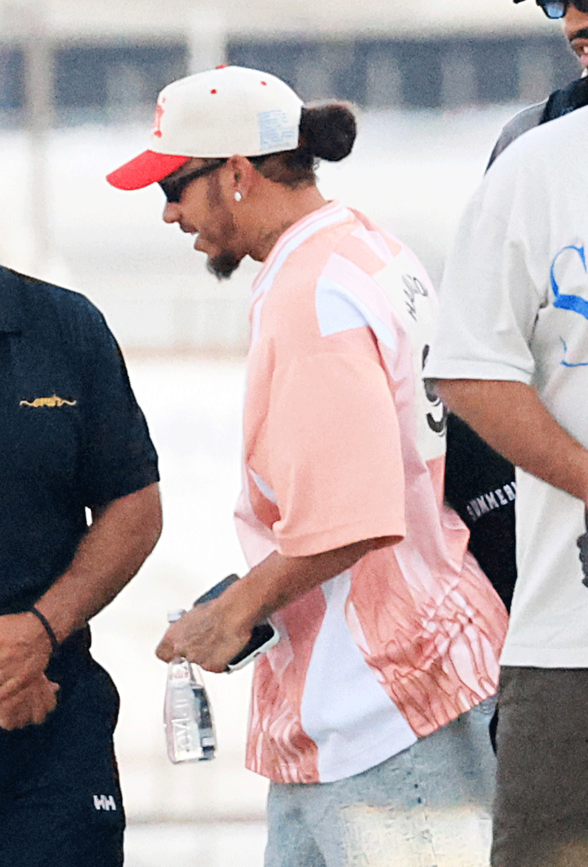 Lewis Hamilton: Στη Μύκονο ο “rock star” της Formula 1
