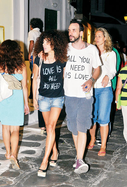 μουζουράκης4