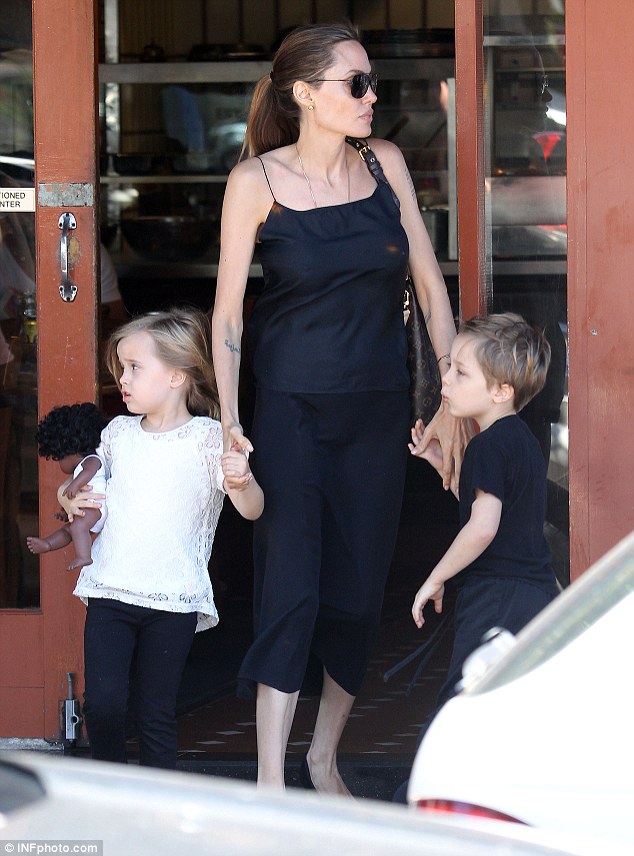 jolie4