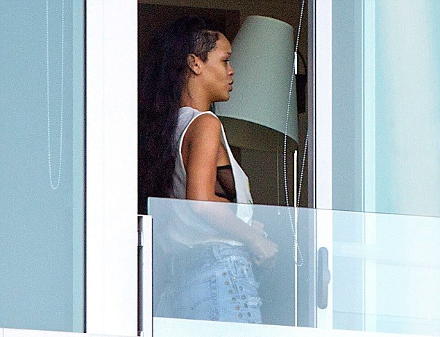 rihanna2
