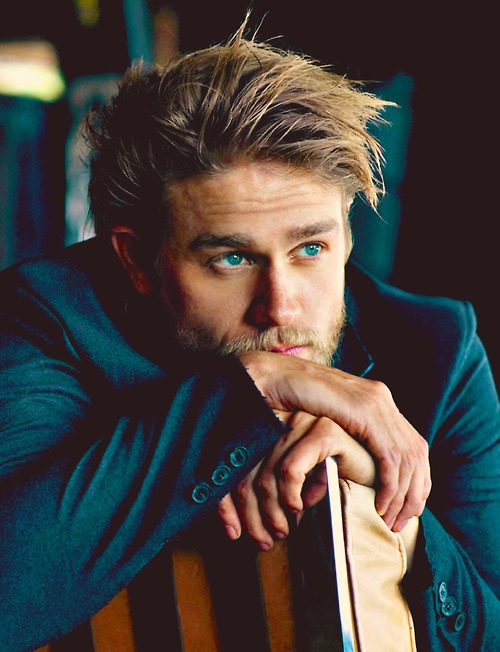 charlie-hunnam-1