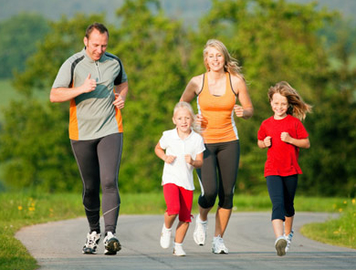 family-running-together (1)