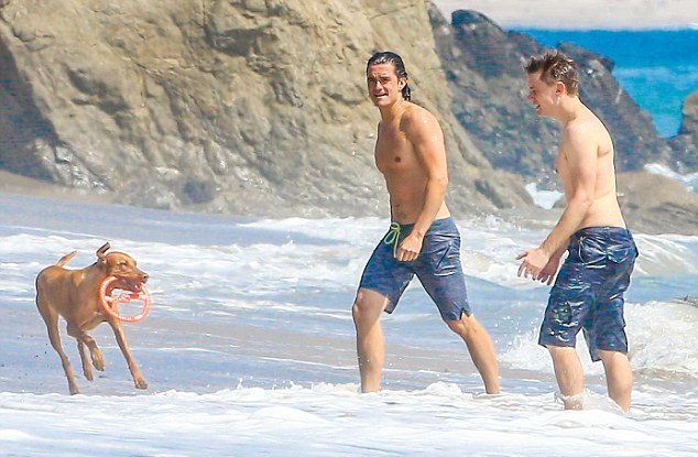 article-0-1D3C5B8E00000578-105_634x433