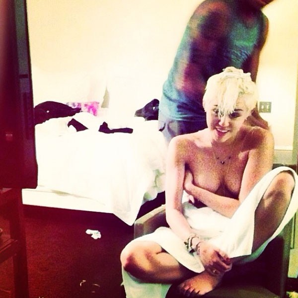 rs_600x600-140411051558-600.Miley-Cyrus-JR-41114_copy-1