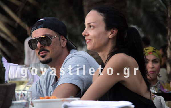 0041_NIKOS_VOYRLIOTIS_OLGA_KARPATHAKI_1982014