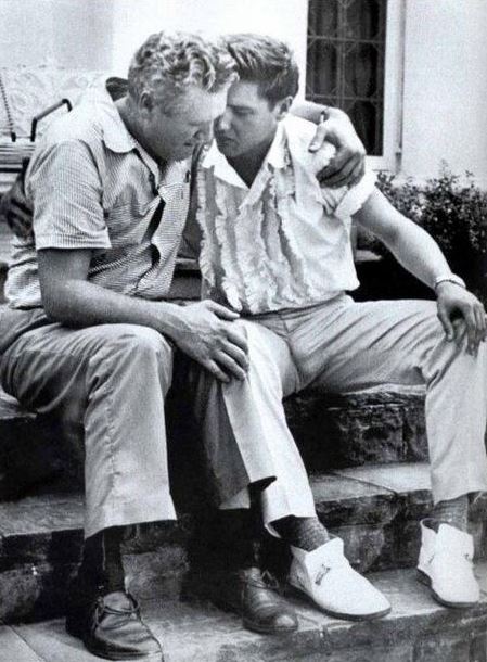 ELVIS ΜΕ ΠΑΤΕΡΑ
