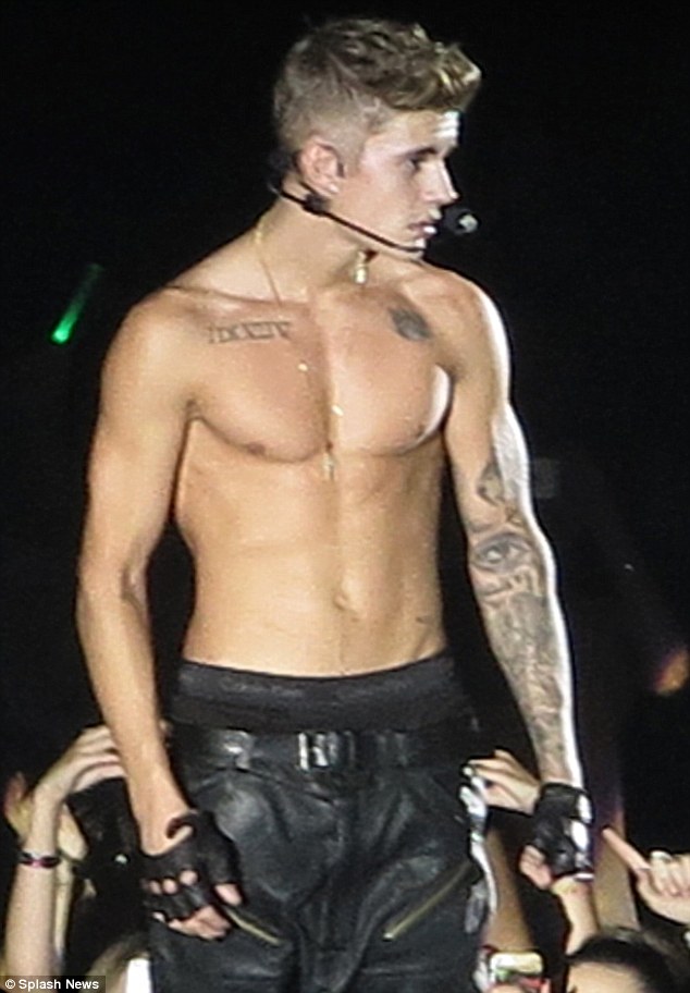 JUSTIN BIEBER
