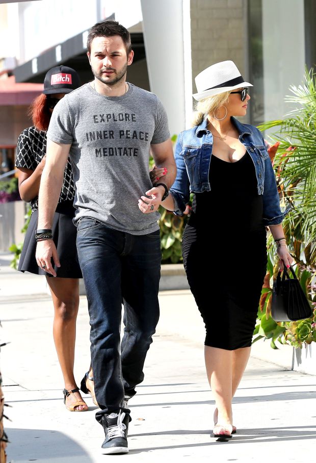 EXCLUSIVE: Pregnant Christina Aguilera and Matt Rutler window shop till they drop