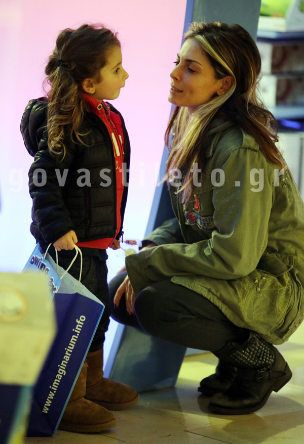 5954_KATERINA_LASPA_ME_TIN_KORI_TIS_822014