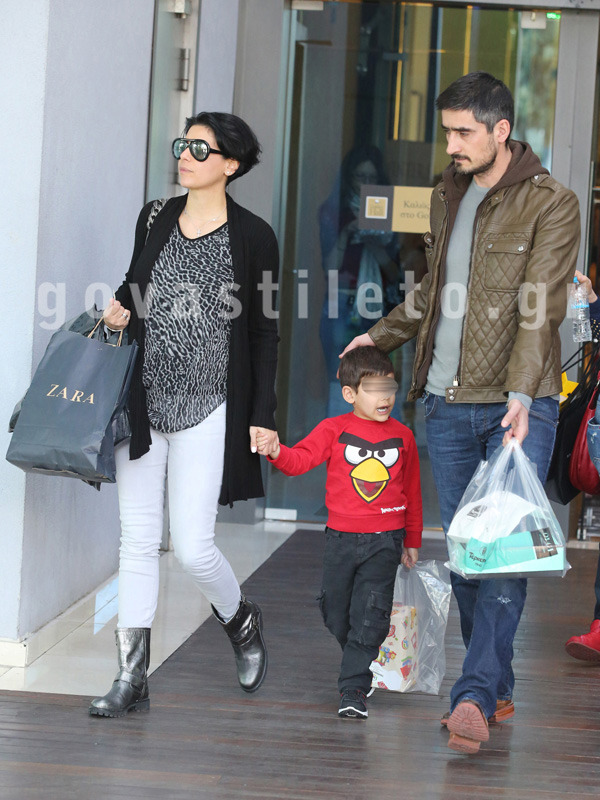 5977_NIKOS_LIMPEROPOYLOS_ME_TIN_IKOGENIA_TOY_08022014