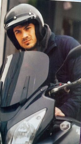 akis3