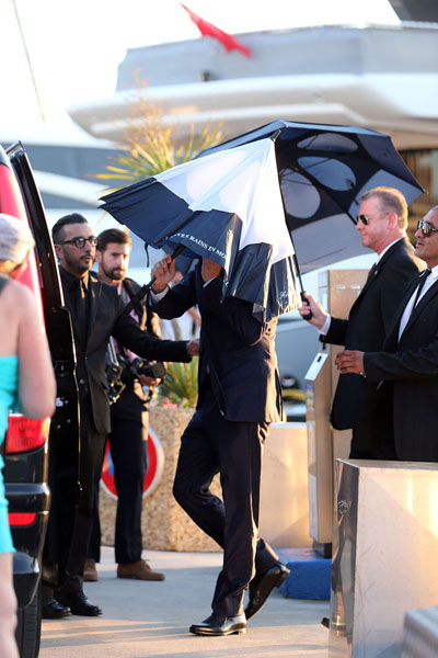 Toni Garrn and Leo head to his St Tropez party