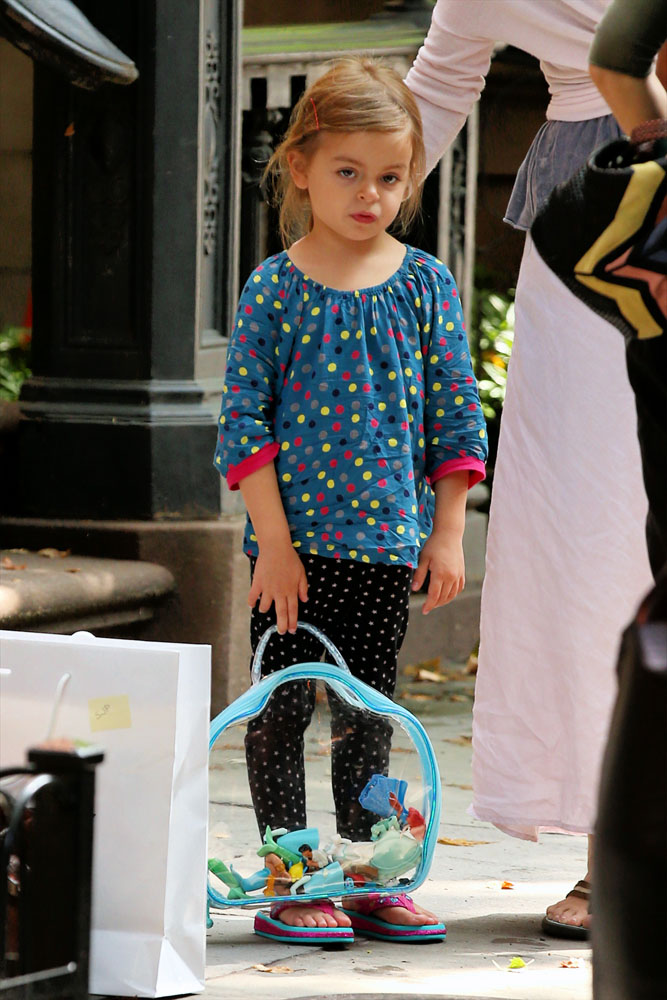 EXCLUSIVE: Actress Sarah Jessica Parker packs up her twin daughters and son and drives out to the Hamptons for the 4th of July weekend while her husband, Matthew Broderick, rides off on a Citibike in New York City