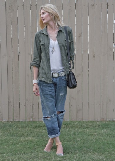 boyfriend-jeans-military-jacket-392x550