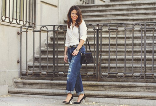 white-shirt-boyfriend-jeans-531x360