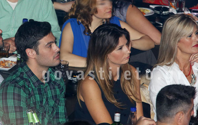 4313_MARTAKIS_ME_TIN_ADELFI_KAI_TIN_MITERA_TOY_2822014