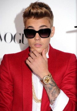 JISTIN BIEBER