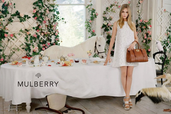 cara-delevingne-mulberry-3