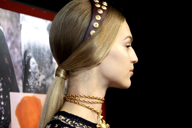 Low_Ponytail_with_Peekaboo_Headband_26