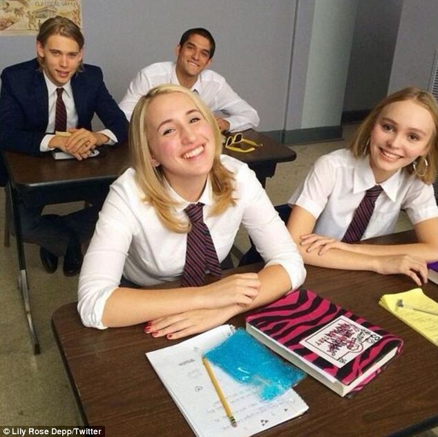 article-2742711-2107EFA600000578-480_634x632