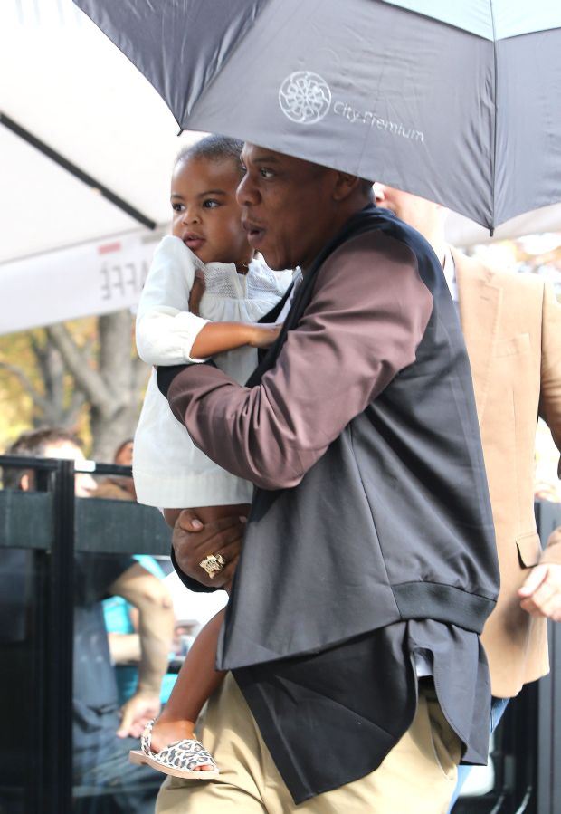 Beyonce and Jay-Z had lunch with their daughter Blue Ivy at Nolita restaurant on Champs Elysees Avenue