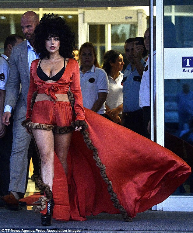 gaga2