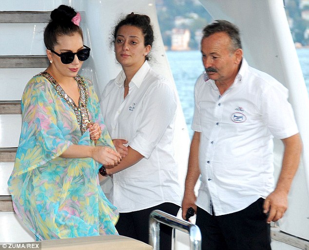 gaga4