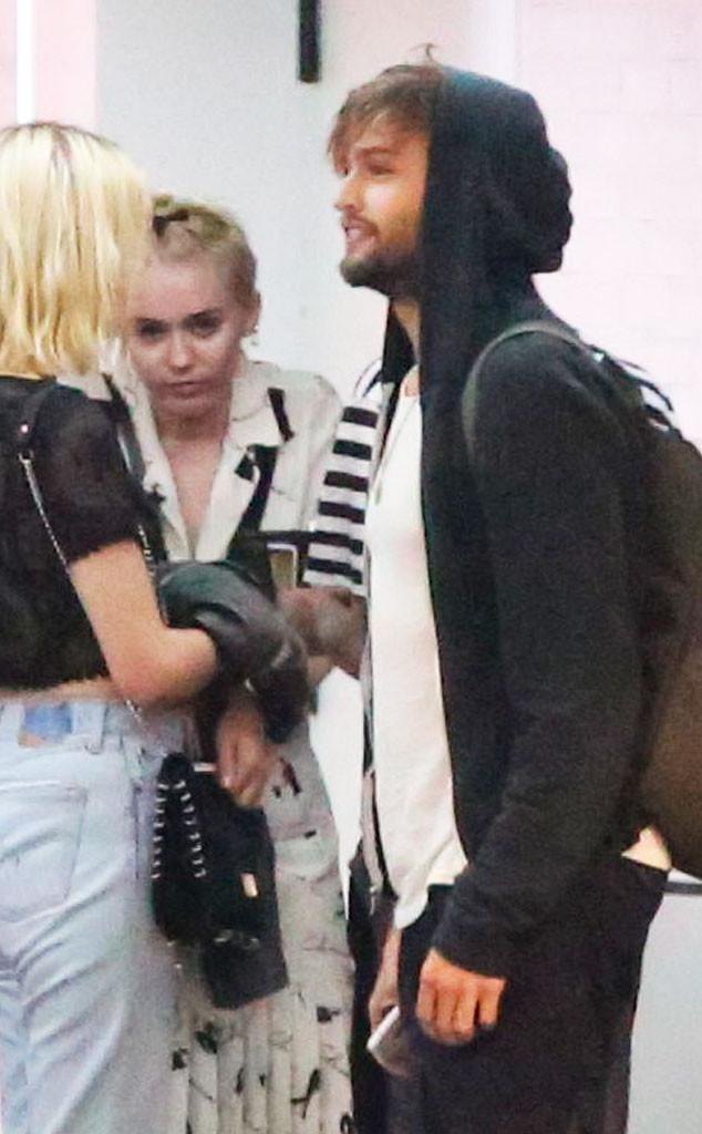 rs_634x1024-140909063118-634.Miley-Cyrus-Douglas-Booth-JR-90914